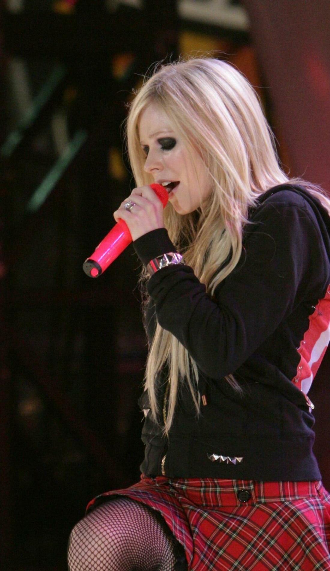 Avril Lavigne Tickets, 2024 Concert Tour Dates SeatGeek