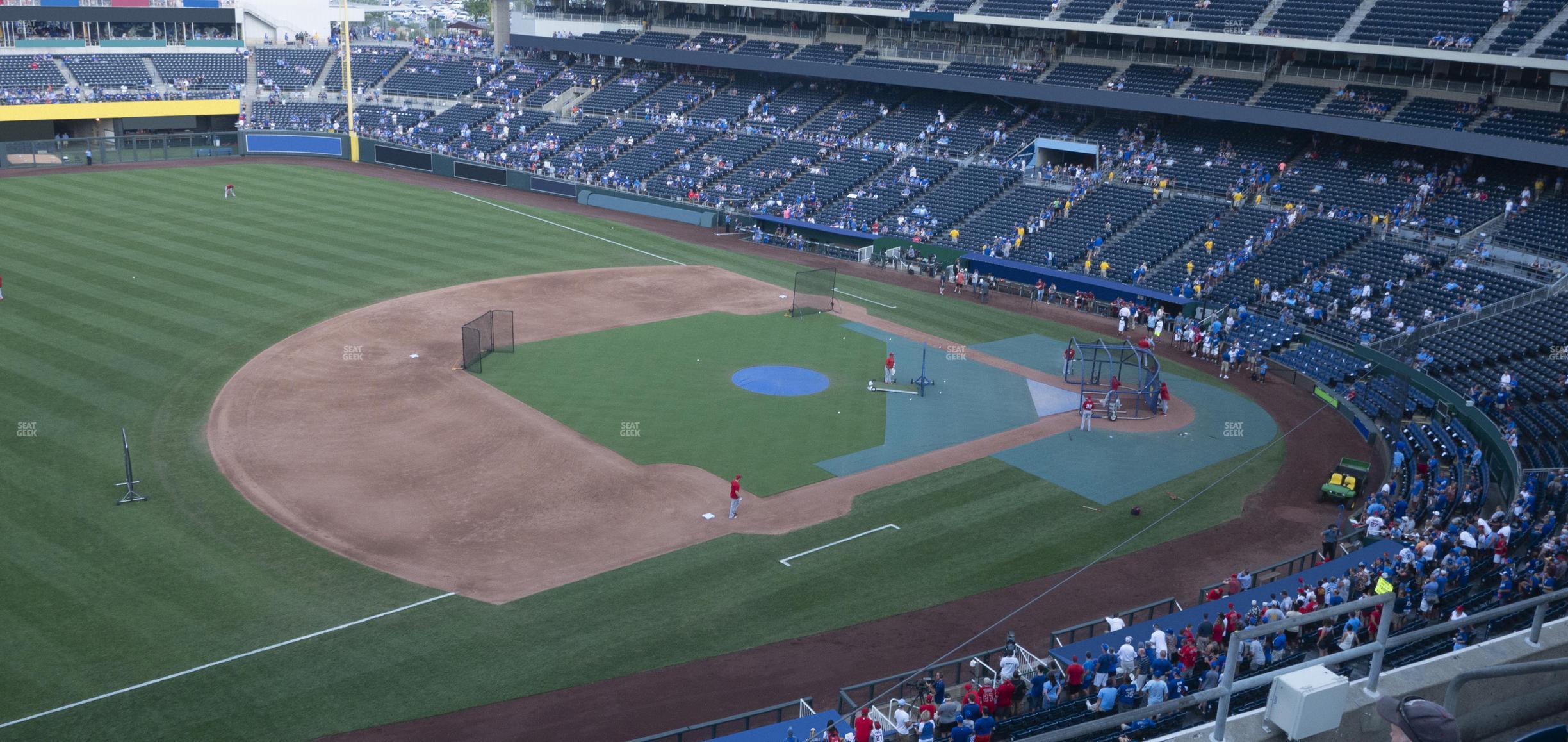 Seating view for Kauffman Stadium Section 407 R