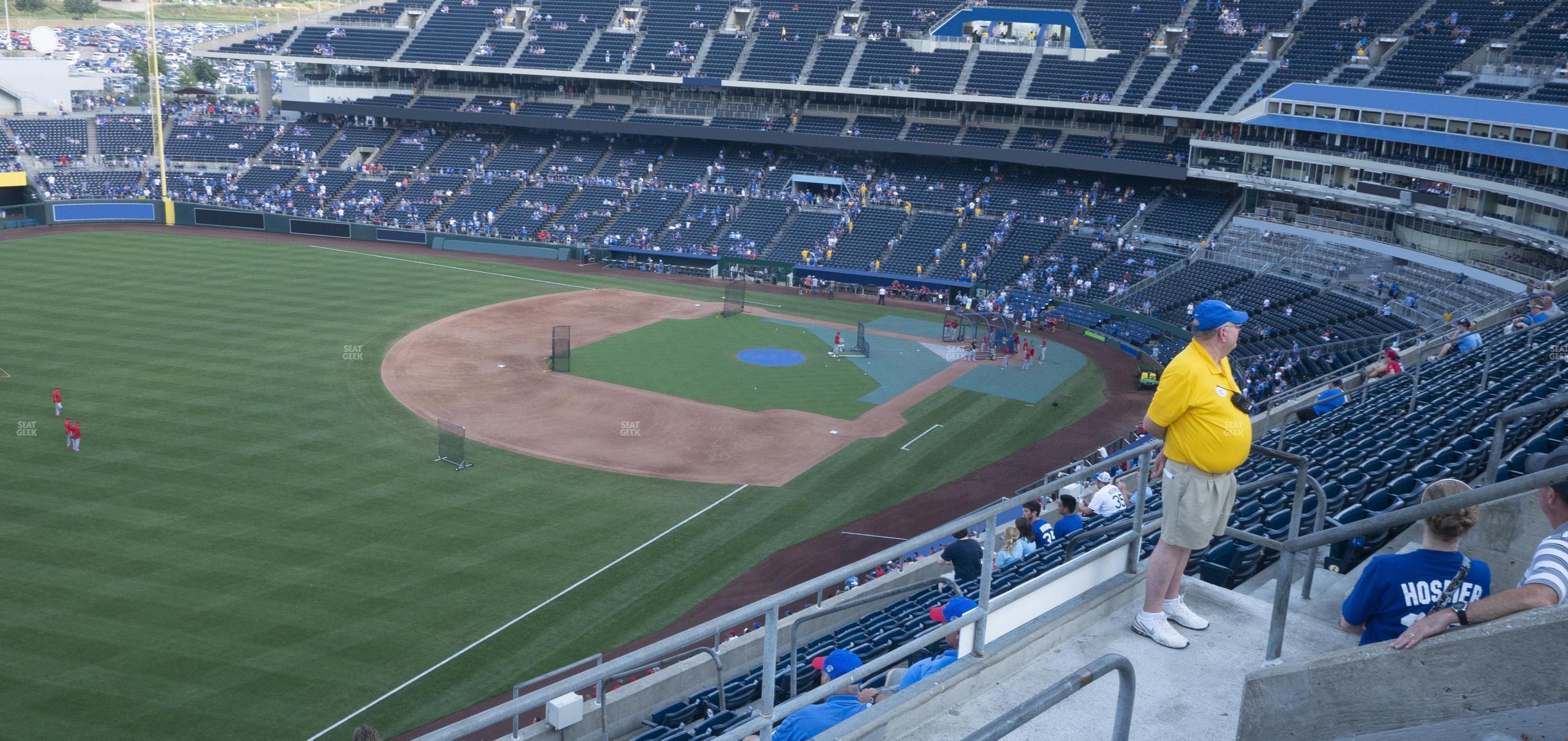 Seating view for Kauffman Stadium Section 402 R