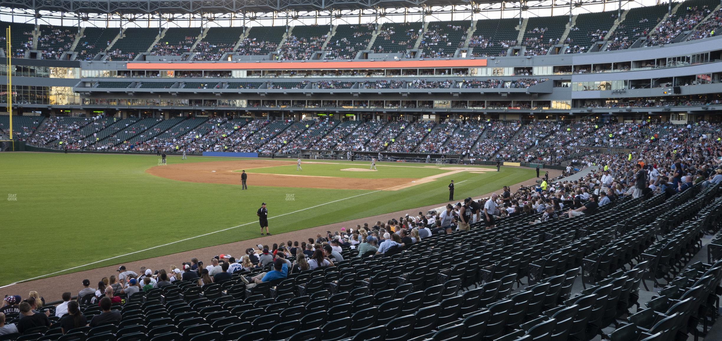 Seating view for Guaranteed Rate Field Section 152