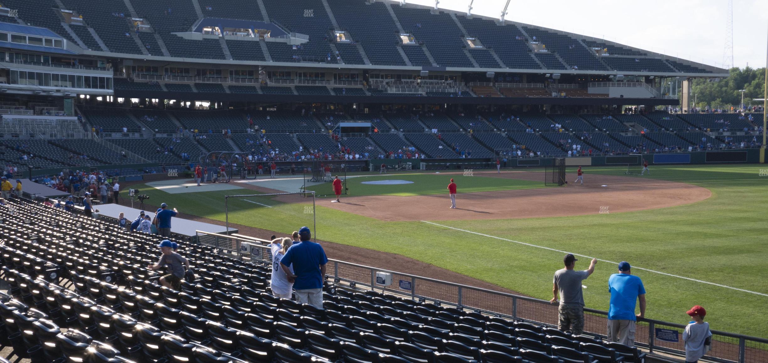 Seating view for Kauffman Stadium Section 142