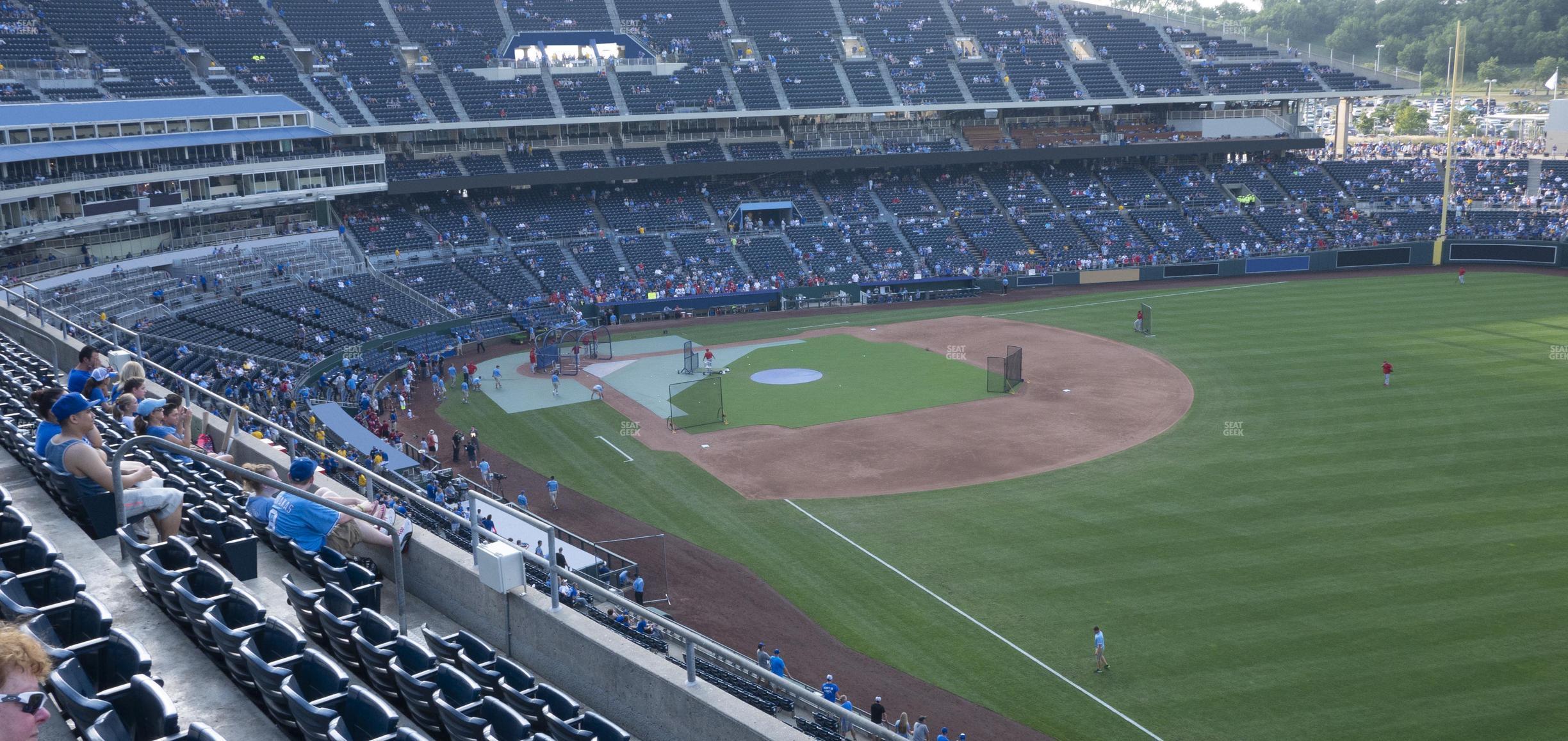 Seating view for Kauffman Stadium Section 438 R