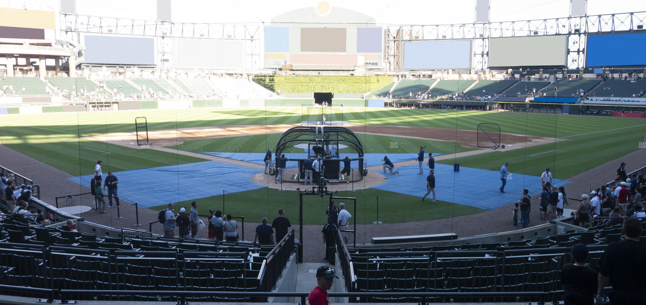 Seating view for Guaranteed Rate Field Section 132