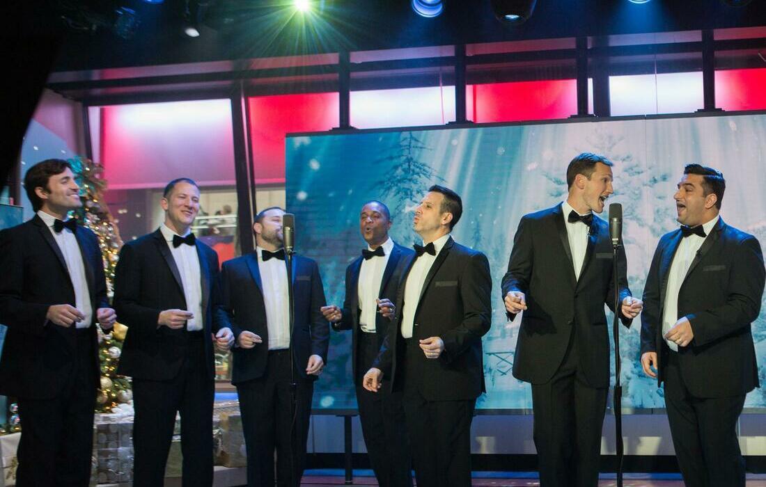Straight No Chaser with Lisa Loeb